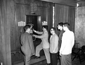 The ark at Hillel Foundation at Ohio State in 1949. (CJHS HT 256)